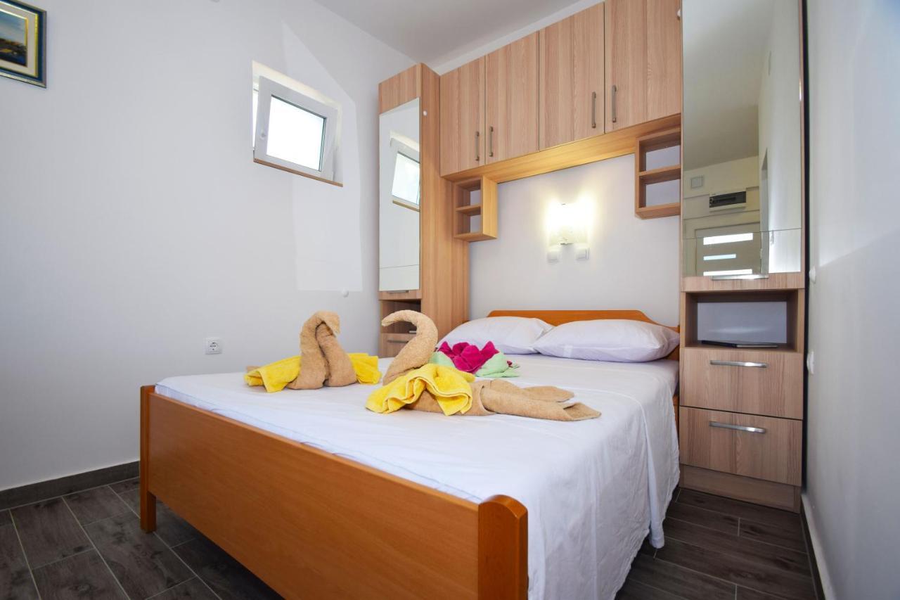 Holiday Home Zeljko,Marija & Jakov Стариград-Пакленица Екстериор снимка