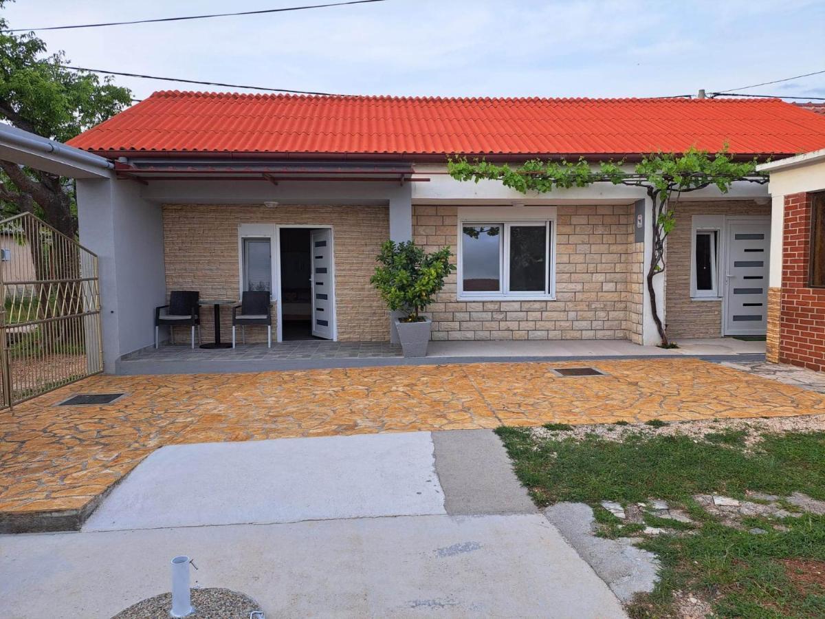 Holiday Home Zeljko,Marija & Jakov Стариград-Пакленица Екстериор снимка