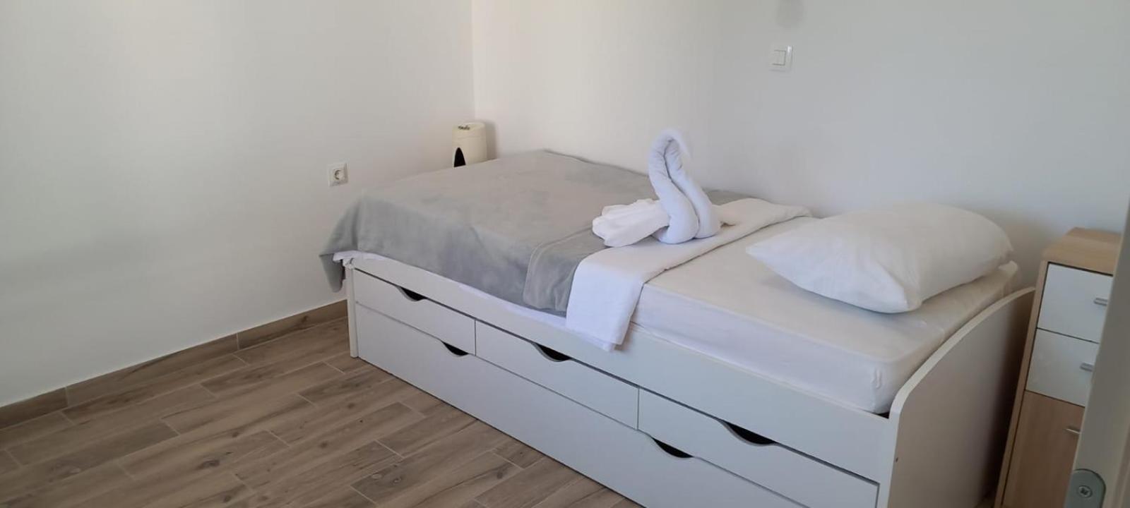 Holiday Home Zeljko,Marija & Jakov Стариград-Пакленица Екстериор снимка